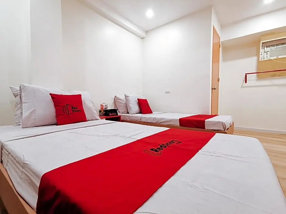 RedDoorz near Marfori Heights