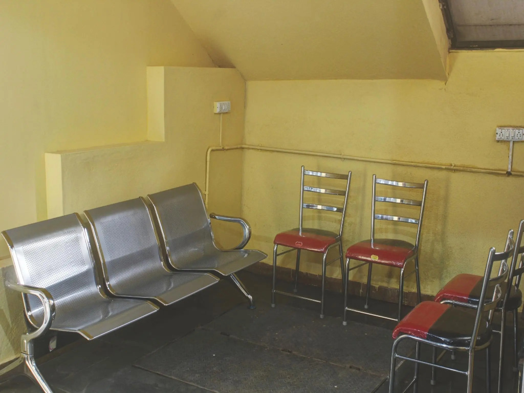 OYO 13670 Skylark Service Apartment