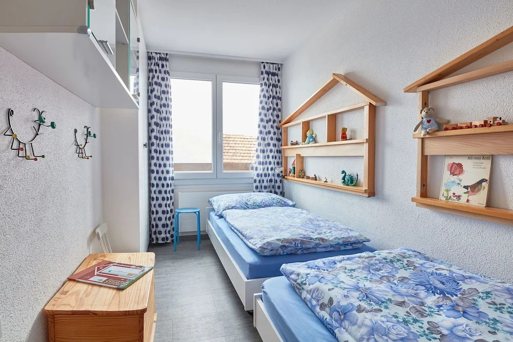 Cozy Apartment With Lake View for 6 Guests
