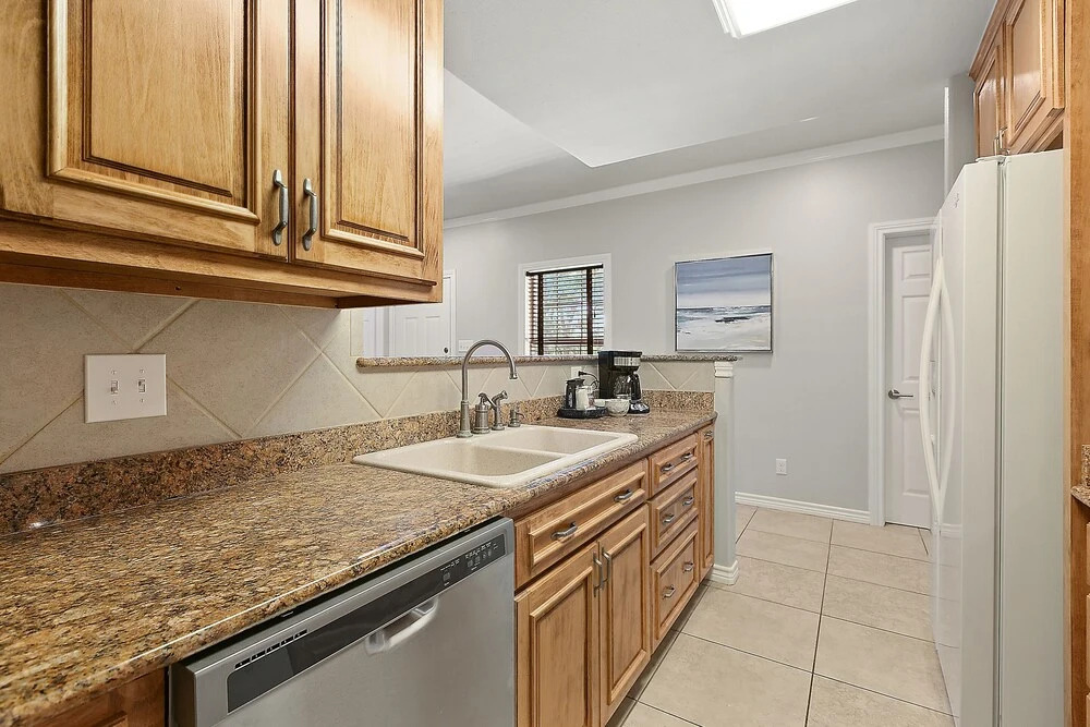 New! Modern Riverfront Apt 5blks to Schlitterbahn!