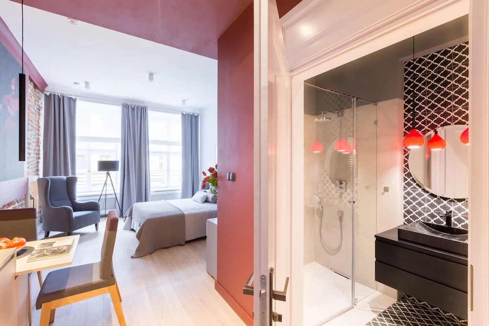 Cadena Gallery Apartments