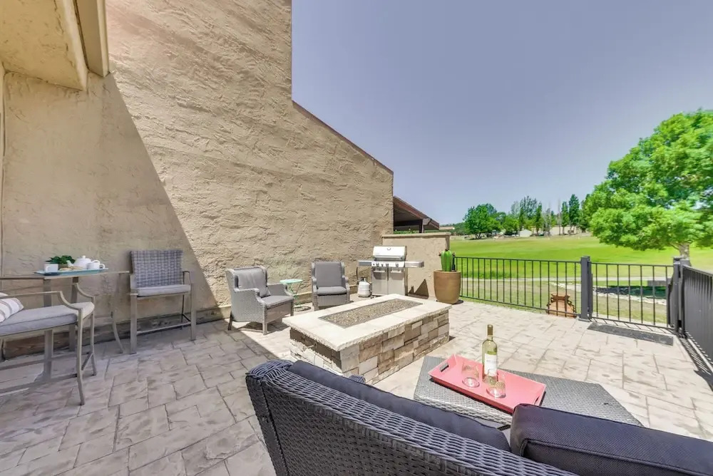 Ruidoso Golf Condo - Patio & Mountain View!