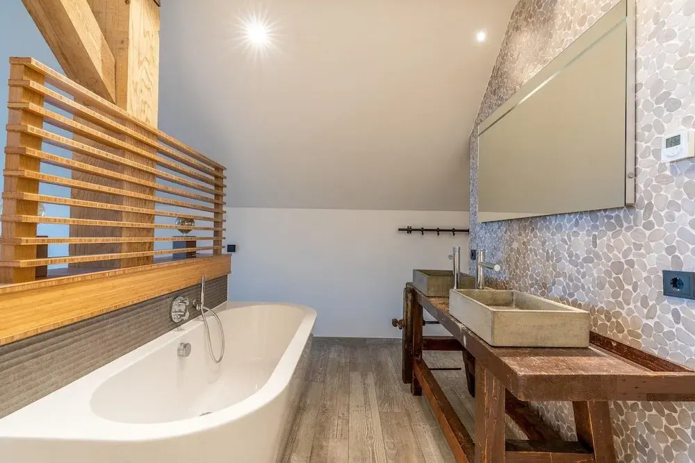 Luxurious and Sustainable 6-person Holiday Villa