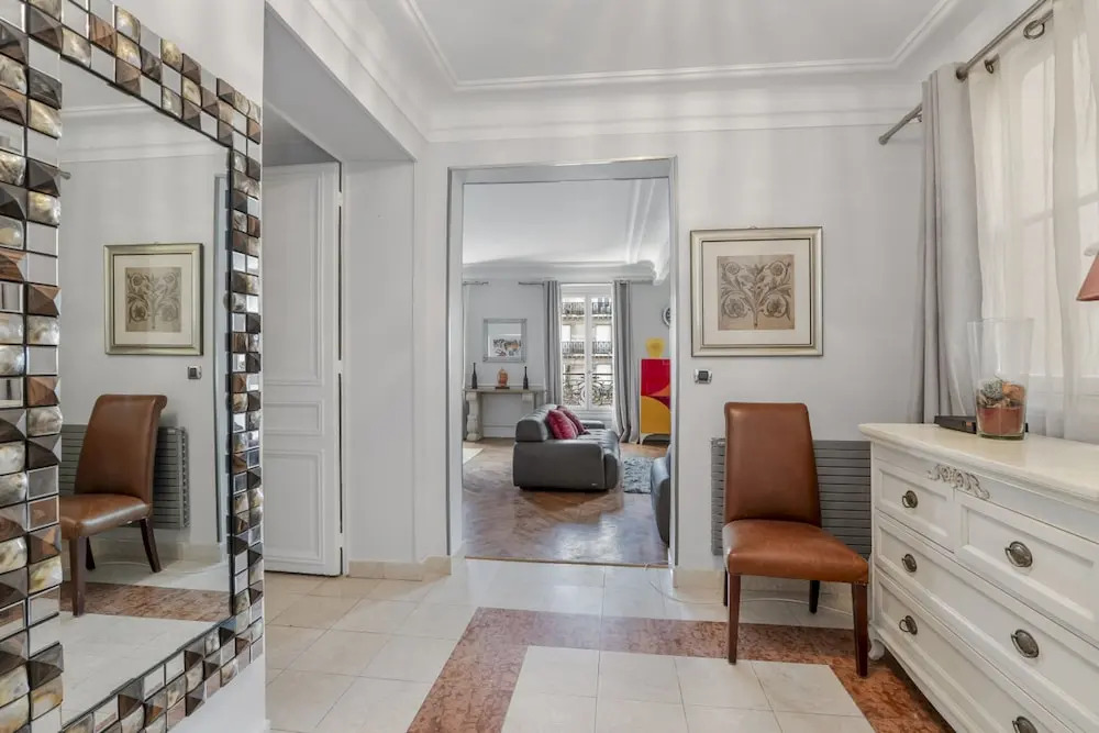 Luxury 4 Bed Residence - Next to Arc de Triomphe