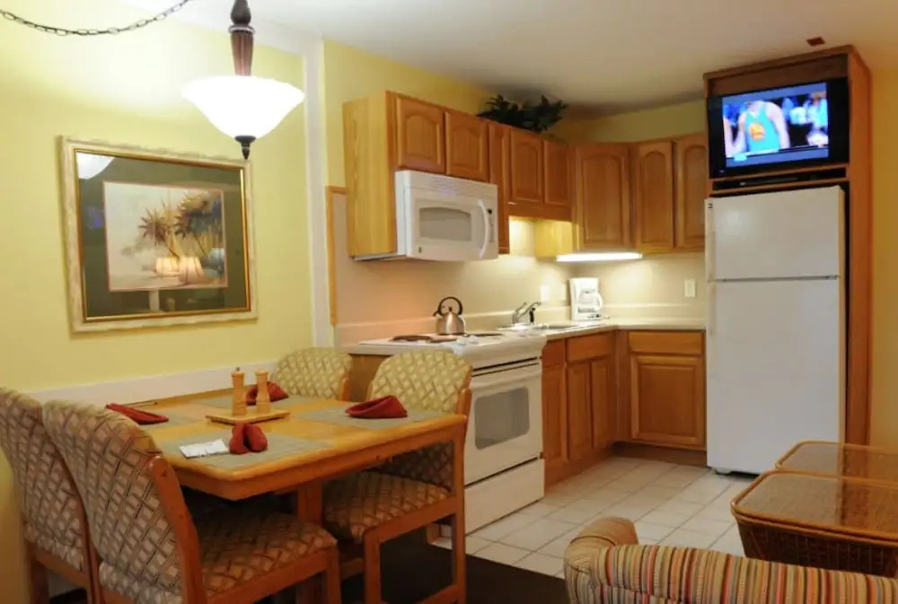 Getaways at Destin Holiday Beach Resort