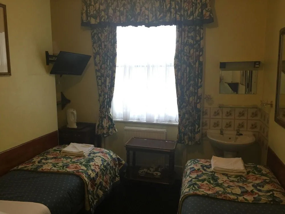 Albany Hotel