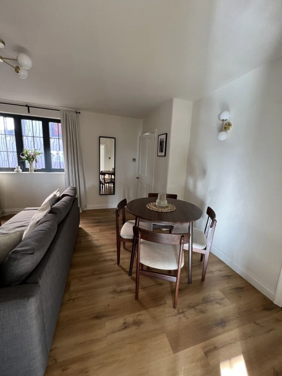 Cottage Hideaway in Central Bristol With Garden
