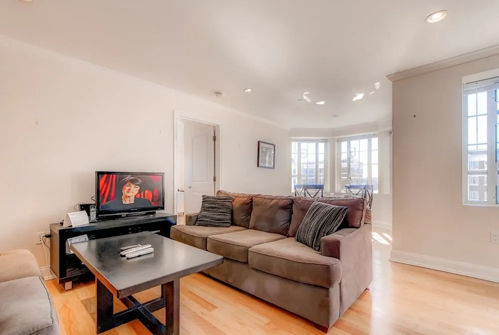 Global Luxury Suites at the Riverway