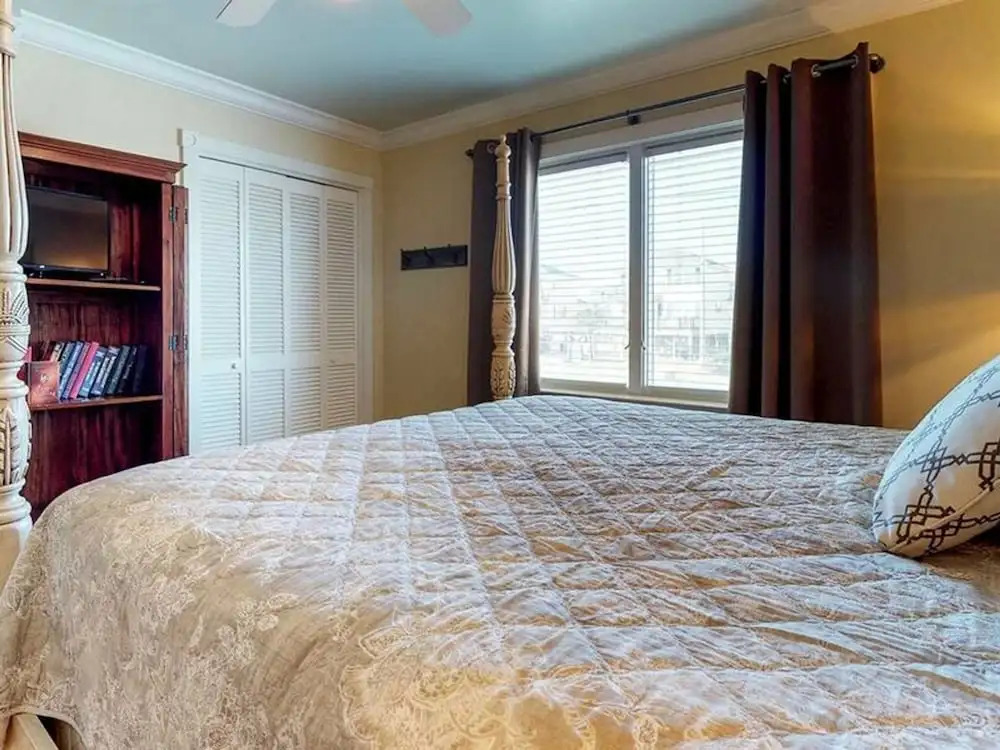 West Beach Bungalow by Meyer Vacation Rentals