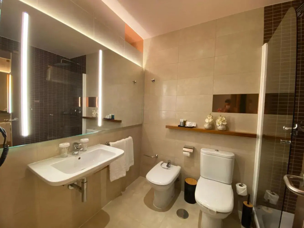 ON ALETA ROOM designed for adults
