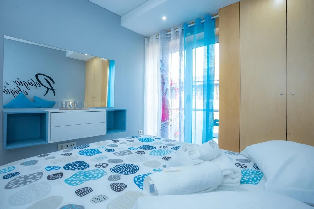 Refugio do Relogio by Rent4all