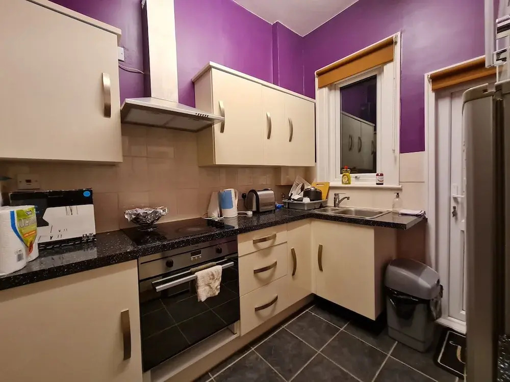 House-sleeps4-parking-garden
