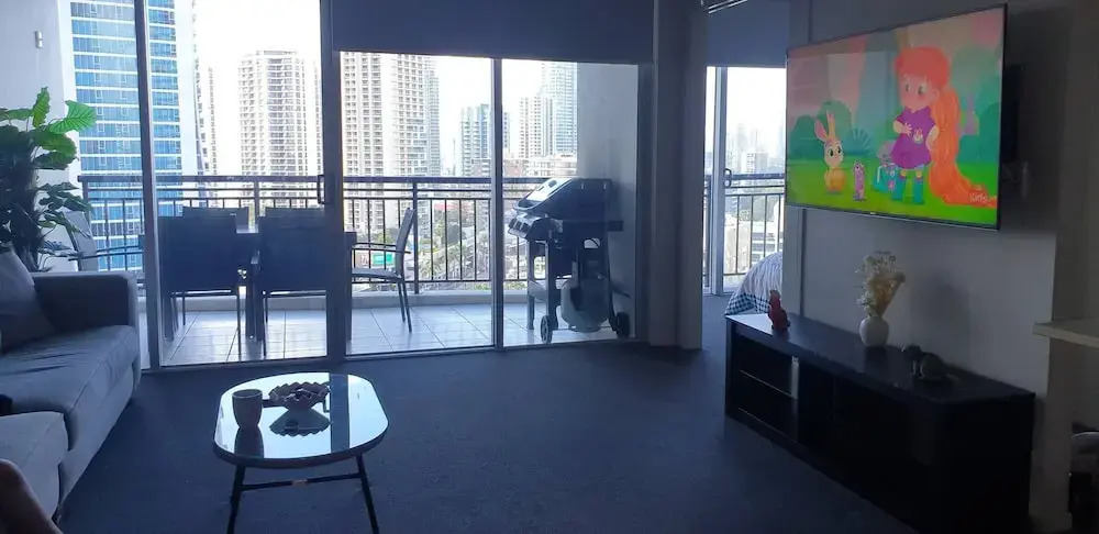 Chevron Tower3 has 2bedrooms 2beds With Car Park