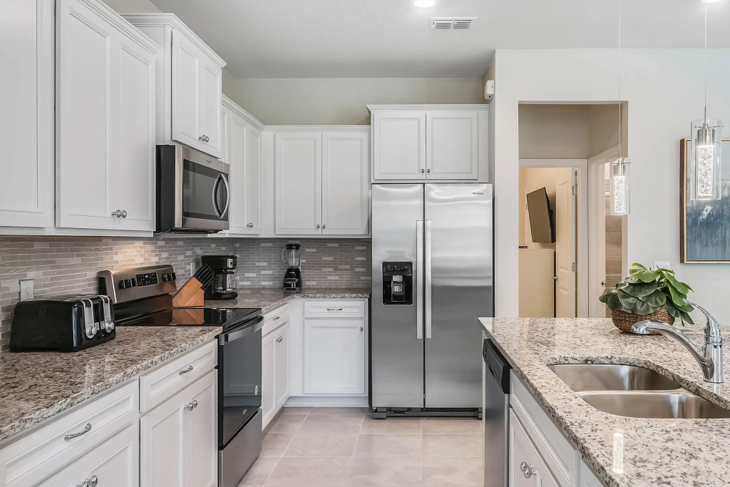 5 Bedrooms 45 Bathrooms Windsor Island 602 Jl
