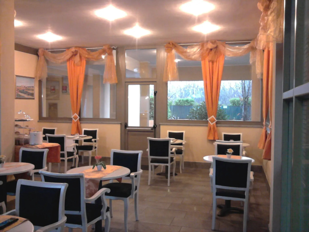 Отель Лонате-Поццоло Malpensa Inn