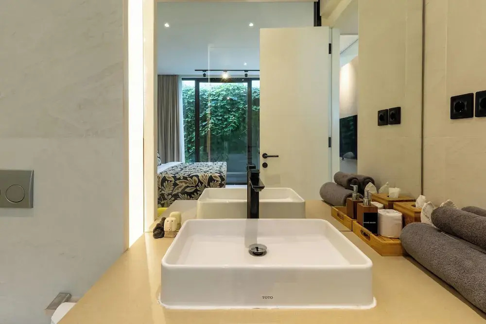 Luxury 2BR Berawa Loft | Private Pool, Near Cafe