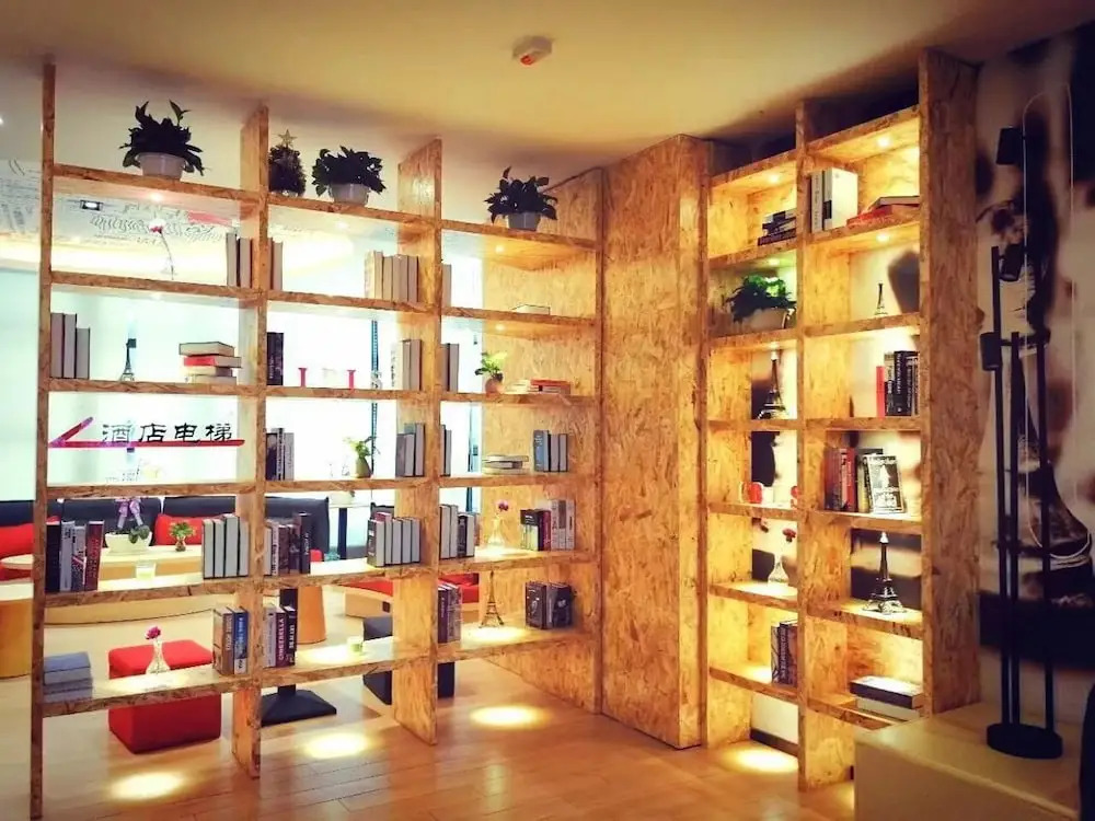 Aifeel Hotel (South Square of Shenyang North Railway Station)