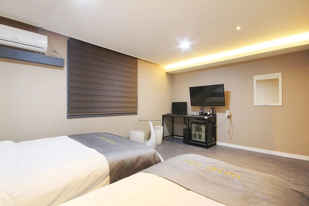 Yeosu Hotel You(여수 호텔 YOU)