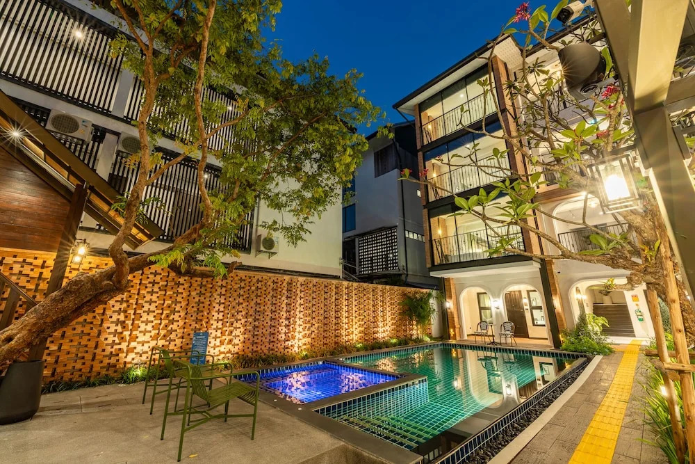 Shamrock Chiangmai Hotel-Adult Only