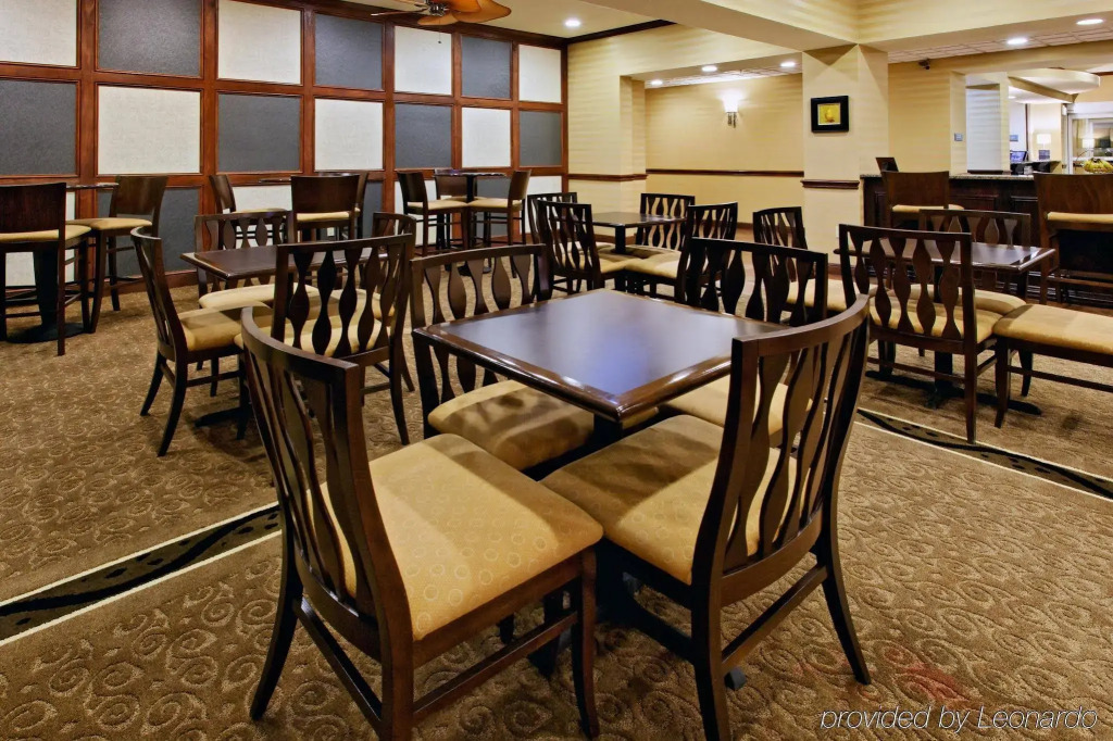 Holiday Inn Express Hotel & Suites Cleburne by IHG