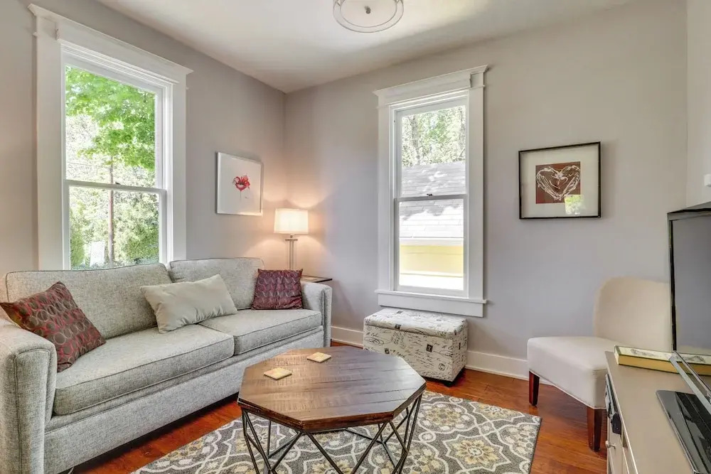 Historic Home Near Downtown Salem: Walk to Capitol