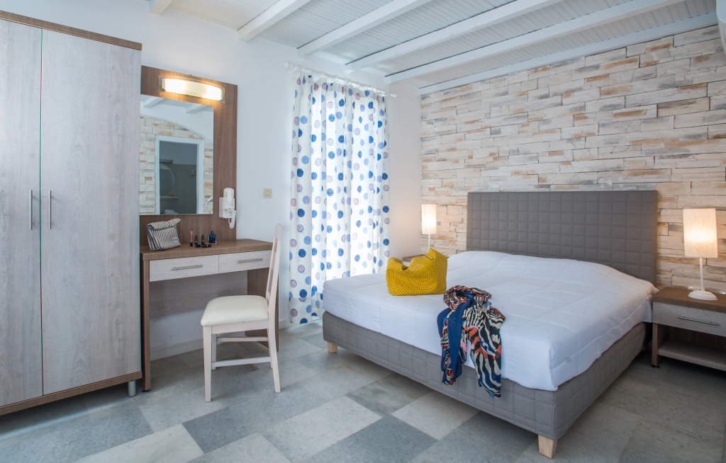 Naxos Holidays