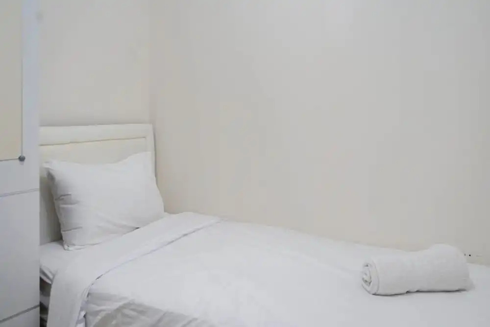 Comfortable 2BR Apartment at Green Pramuka near Mall