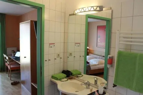 An der Persiluhr Stadt-gut-Hotel