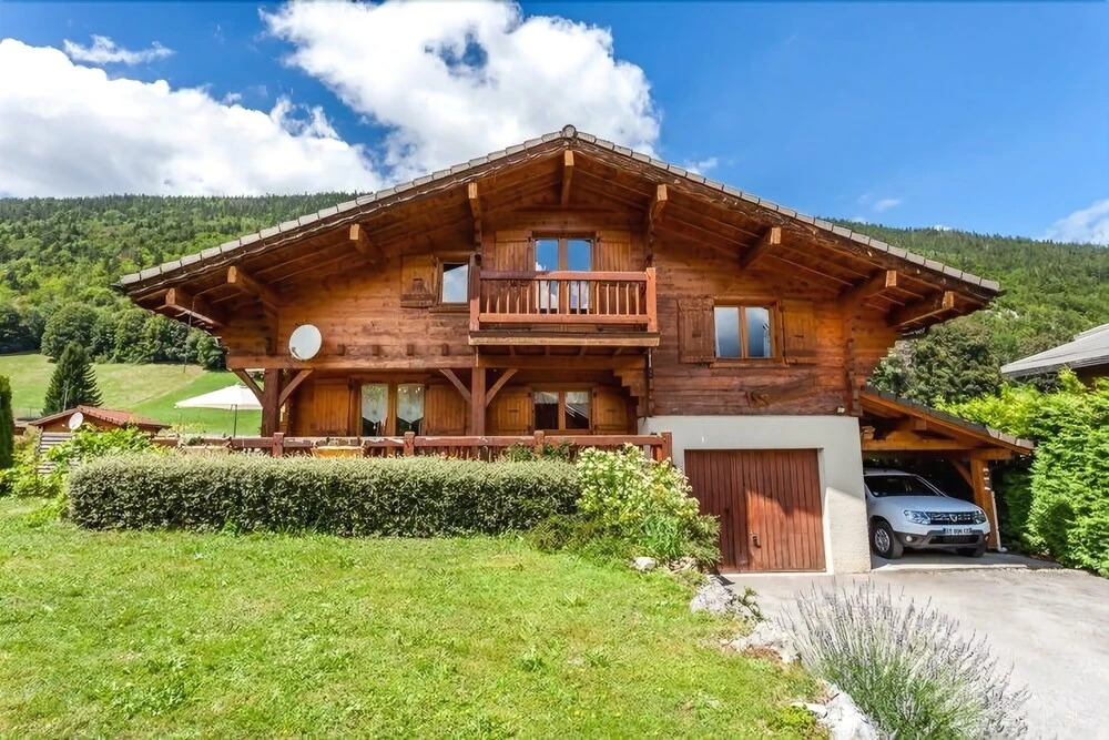 The Red Yeti Lodge