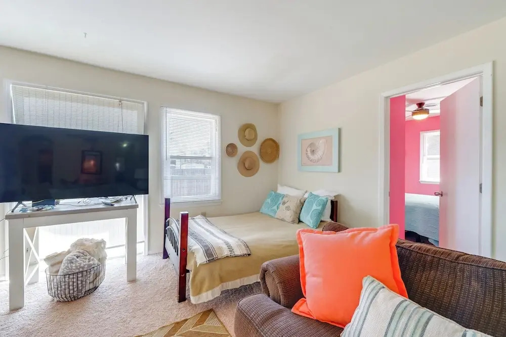 Surf City Coastal Escape w/ Fire Pit