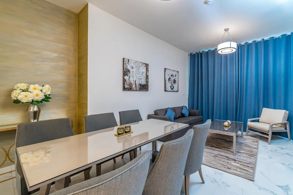 Vacation bay Noura Tower