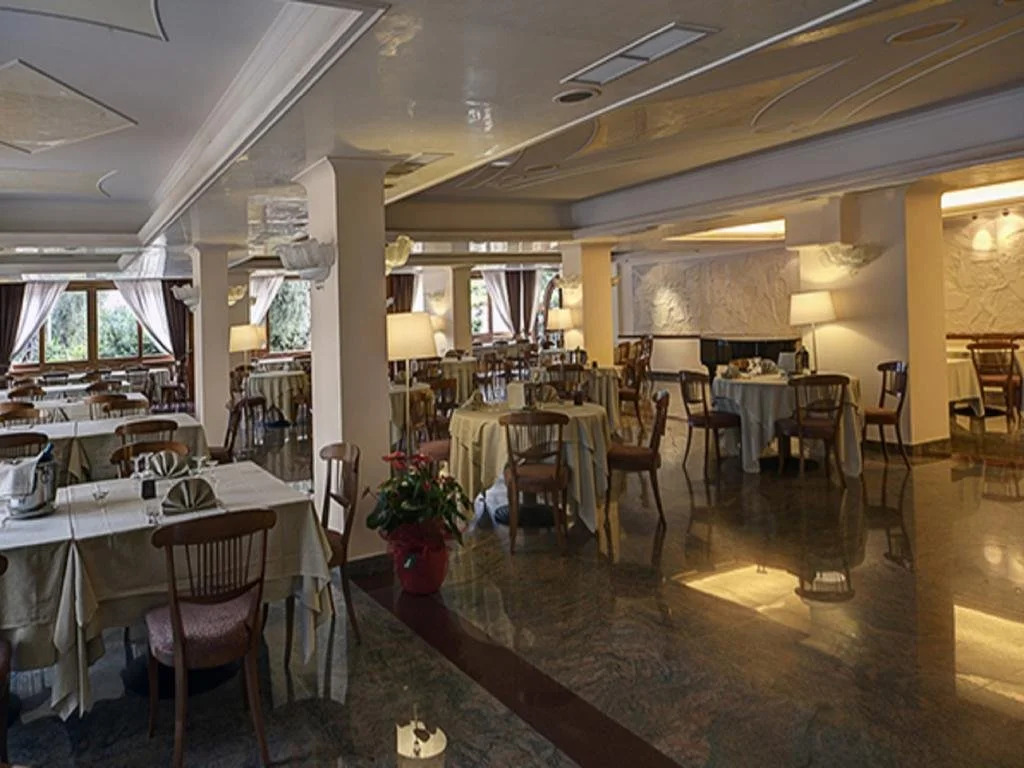 Hotel Apeneste