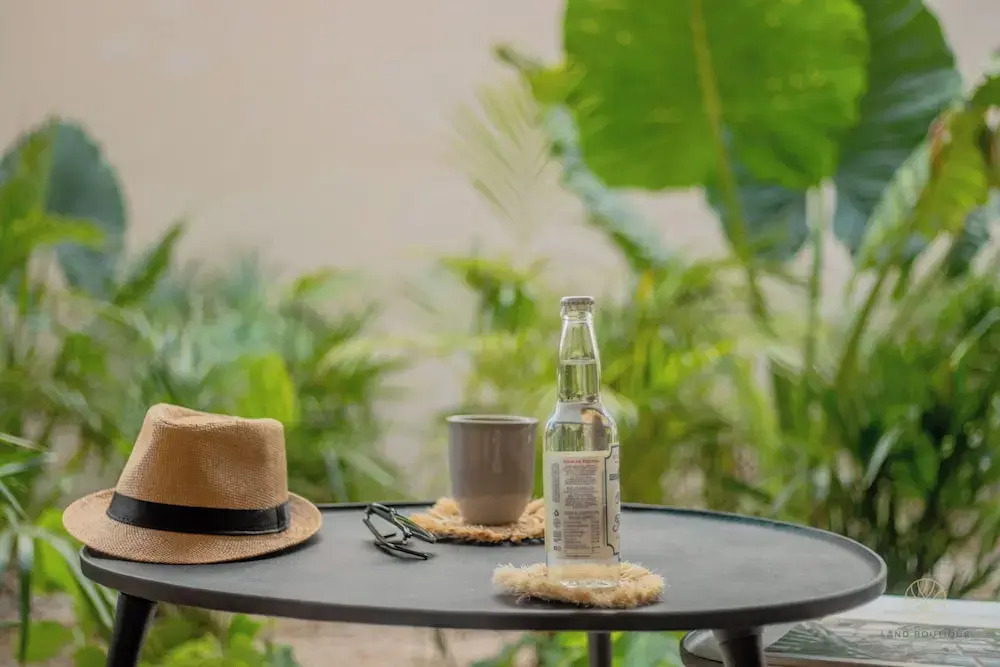 Muunek by Land Boutique