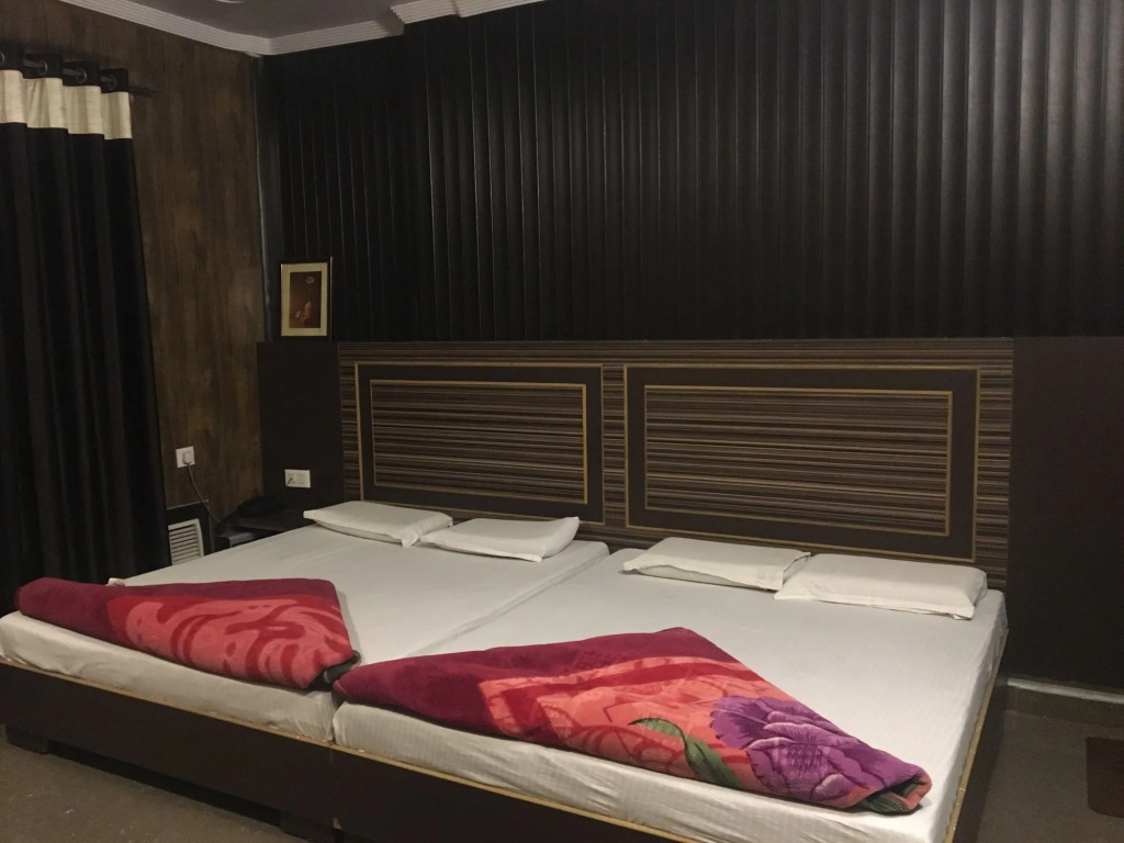 Hotel Pardesi,Har ki pauri Road Haridwar