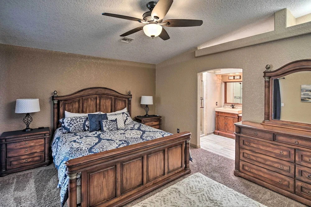 Heated Pool, Spa & Mtn Views: Lake Havasu Home!