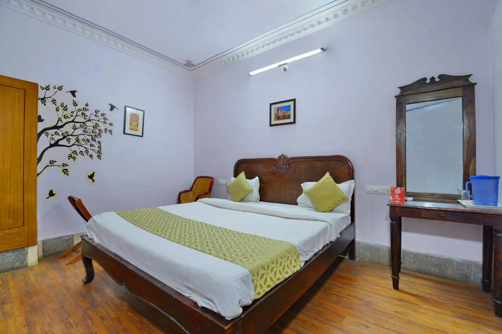OYO Flagship 2421 Hotel The Ishani