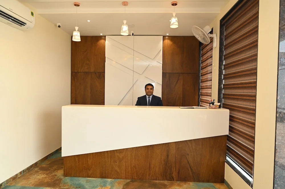 Hotel Embassy