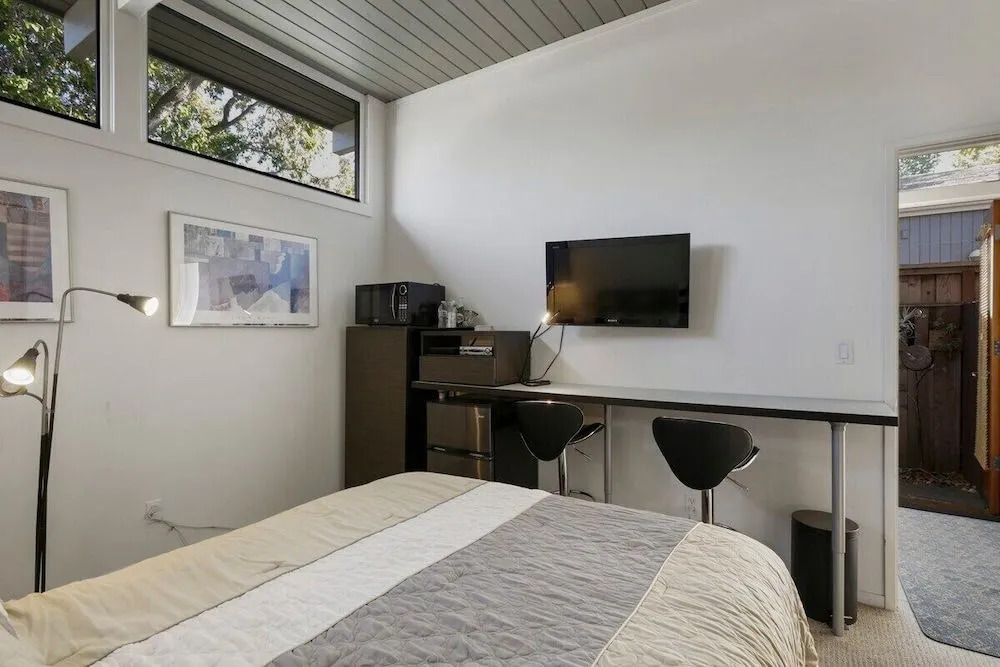 Cute and Cozy Studio in Palo Alto