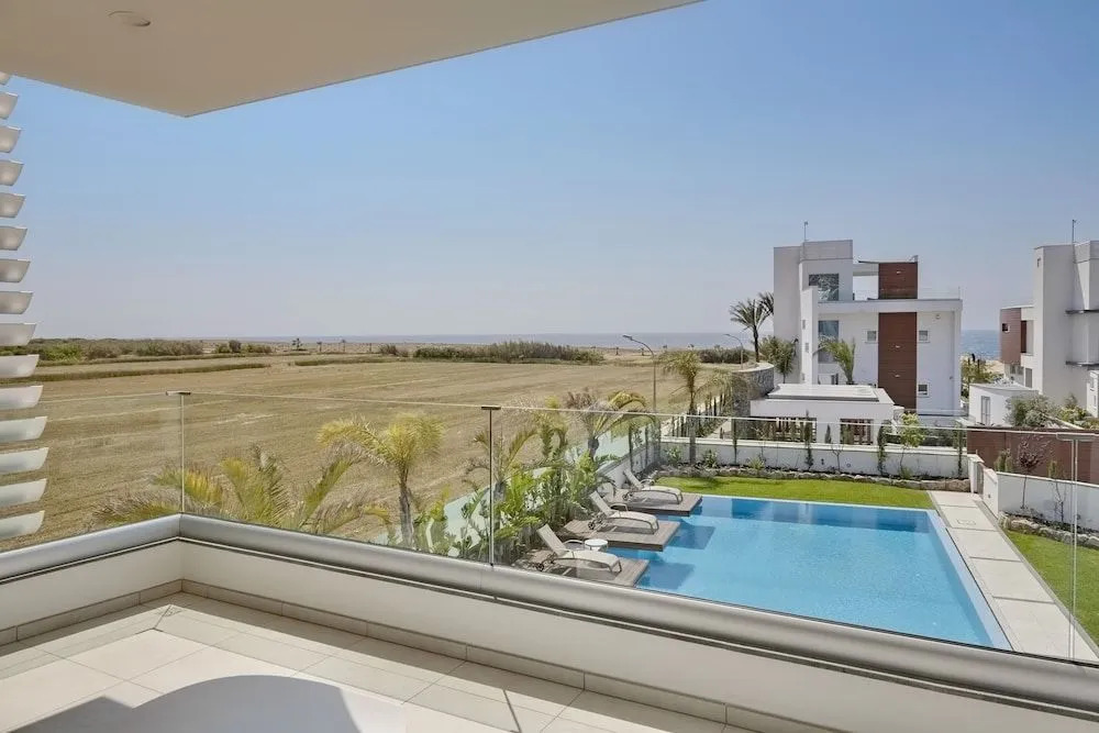 Vivo Mare Beachfront Villas - Vista