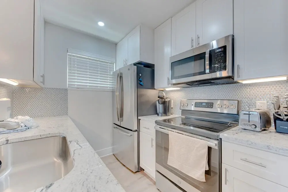Alexandra By The Sea Bh206 2 Bedroom Condo by Redawning
