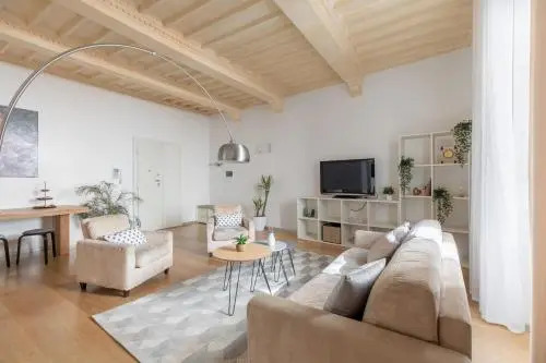 Iflat Navona White And Stylish Apartment