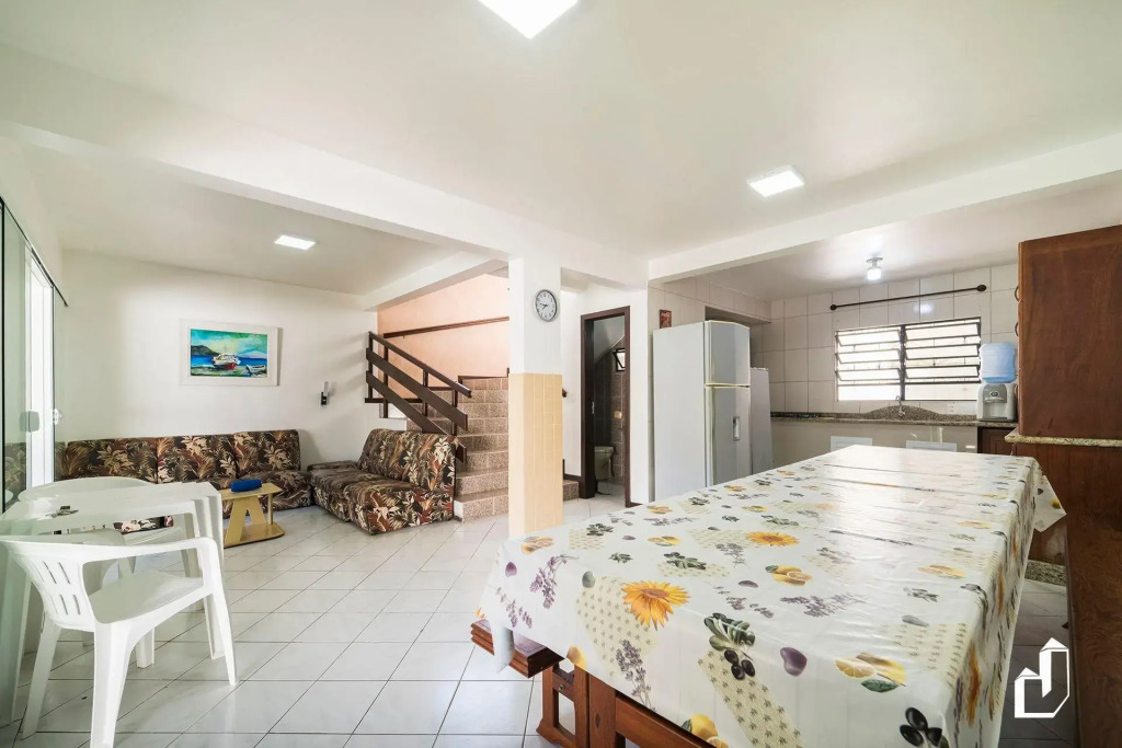 Casa 30m da praia · 10 pessoas · Berço · Sinuca
