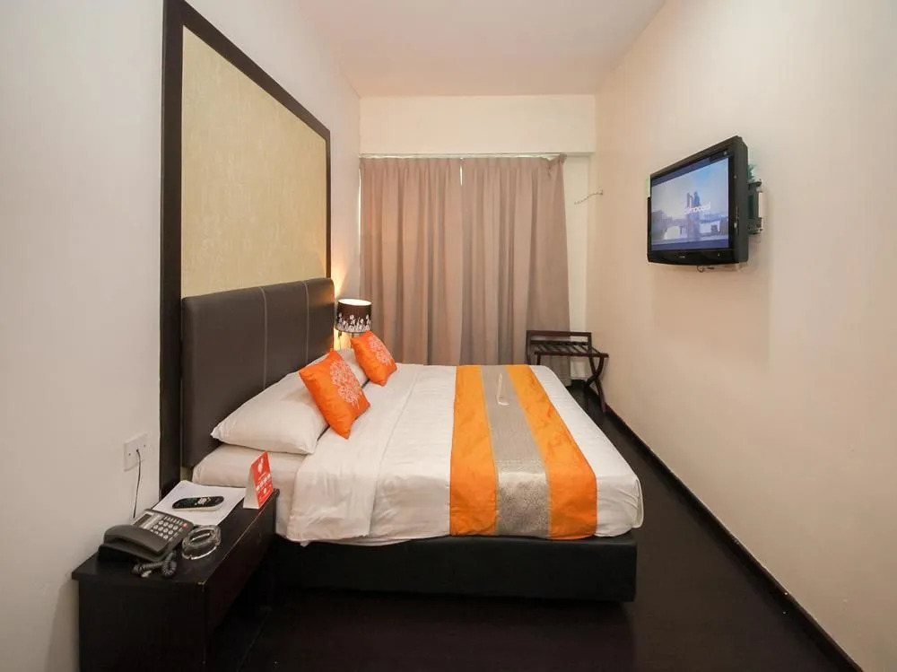OYO 268 Le Hotel