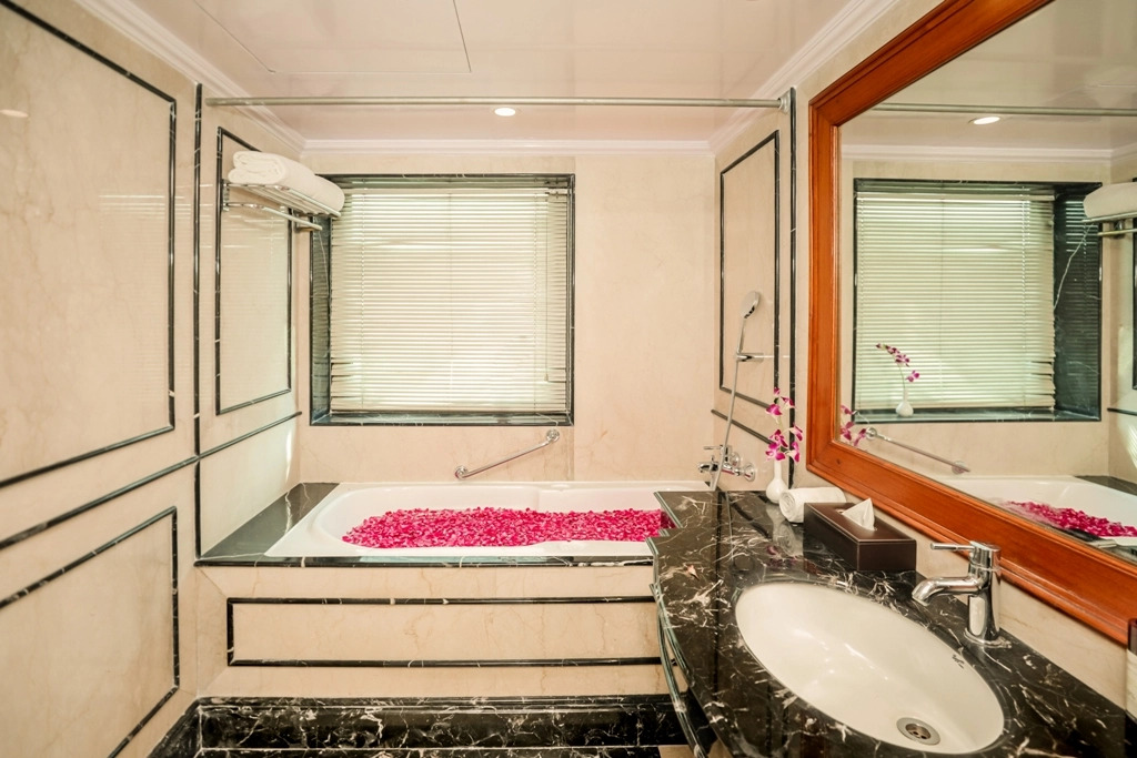 Regenta Central Lucknow by Royal Orchid Hotels Limited