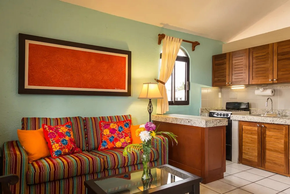 La Buena Vida Suites - Adults Only