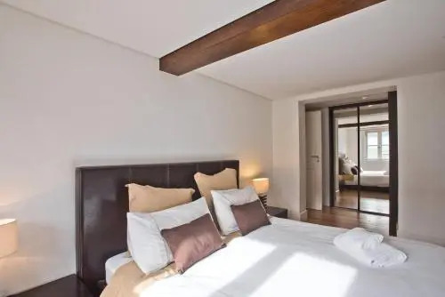 Bmyguest - Downtown Luxury Apartment