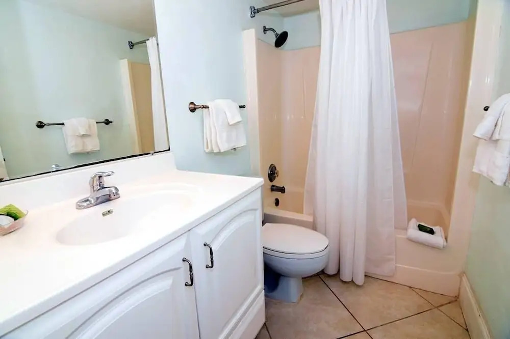 Sundial J208- Large Two Bedroom Condo on Sanibel! Condo