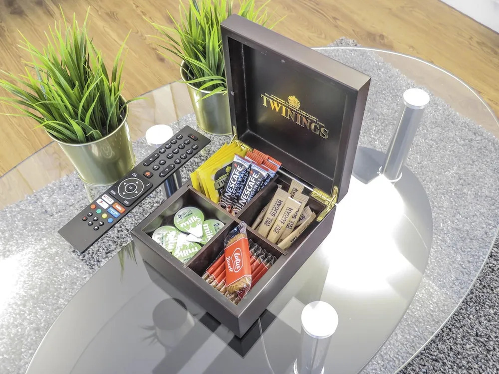 Tudors eSuites Birmingham Apartments with Gated Parking