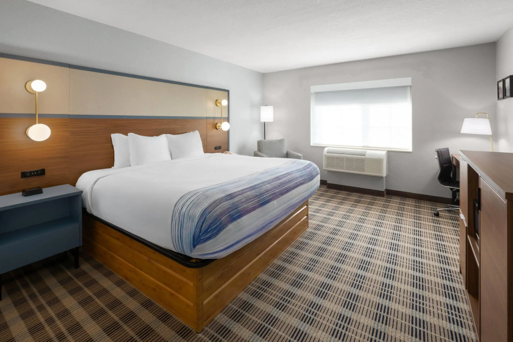 AmericInn by Wyndham Douglas/Saugatuck