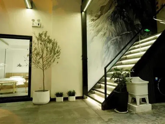 Lanjing Guesthouse (Luoyang,Lijingmen Cross Street)
